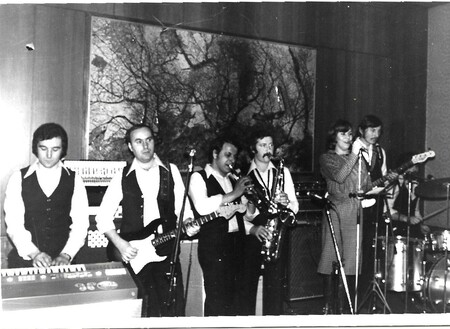 met 19 Motel proteus pevki Rozi in Tatjana 1